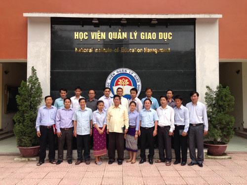 Lãnh đạo 888B19 phiên bản mới gặp mặt LHS Lào đầu năm học 2013-2014