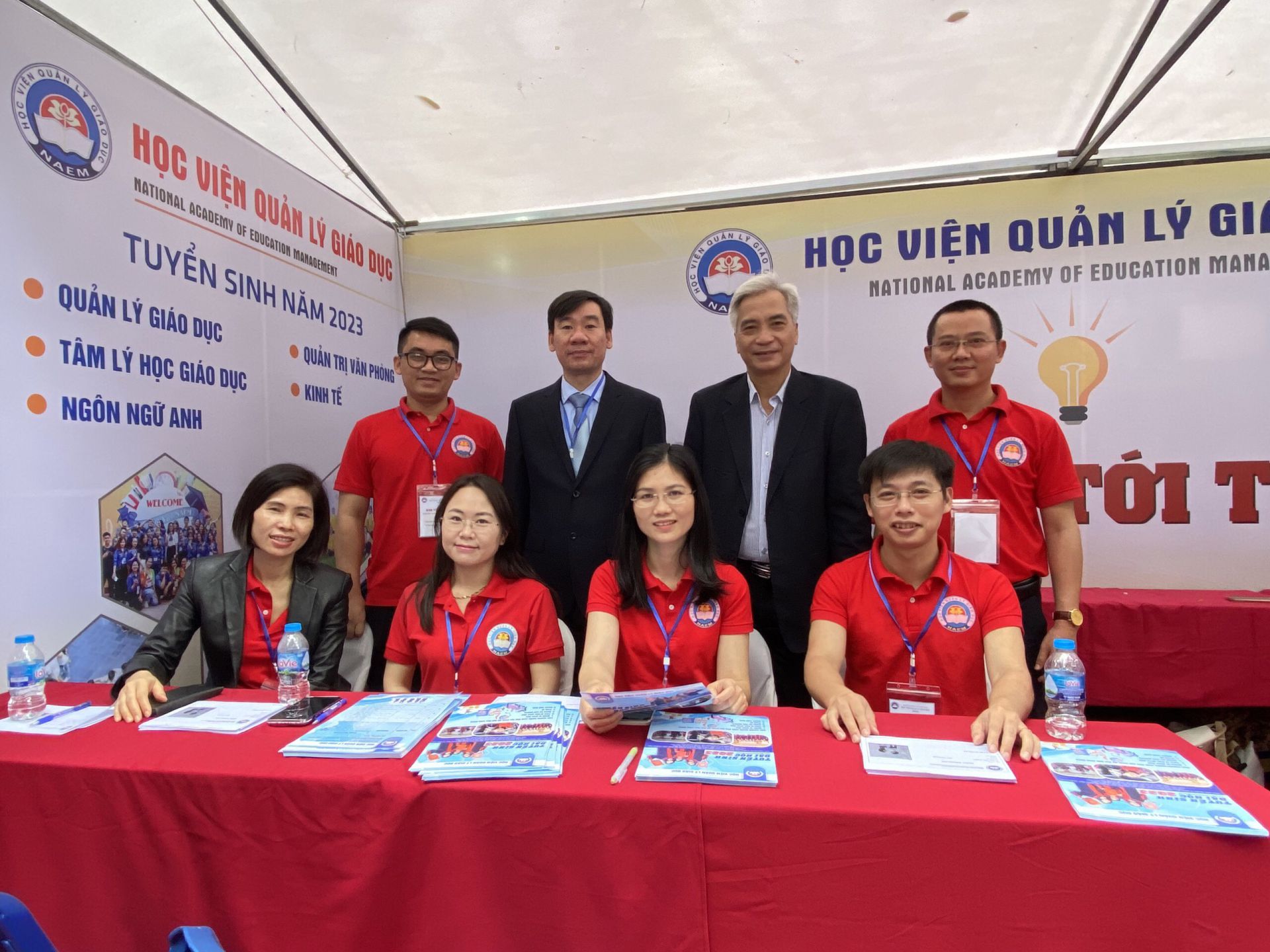 888B19 phiên bản mới Quản lý 888B com đăng nhập tư vấn tuyển sinh tại Ngày hội tự vấn tuyển sinh hướng nghiệp năm 2023.