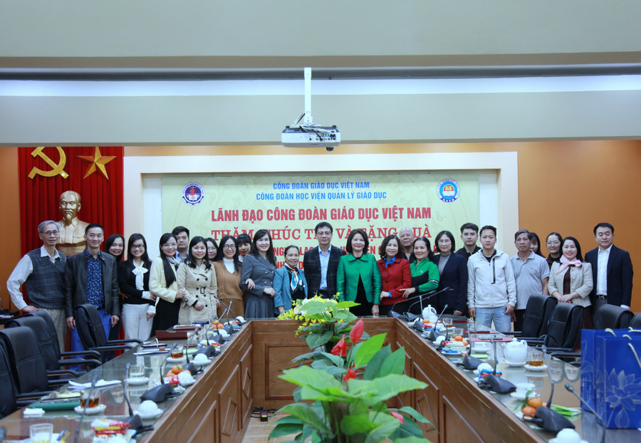 Công đoàn 888B.com km cá độ bóng đá Việt Nam thăm, chúc tết 888B com app hiện đang mở nhân dịp xuân Ất Tỵ