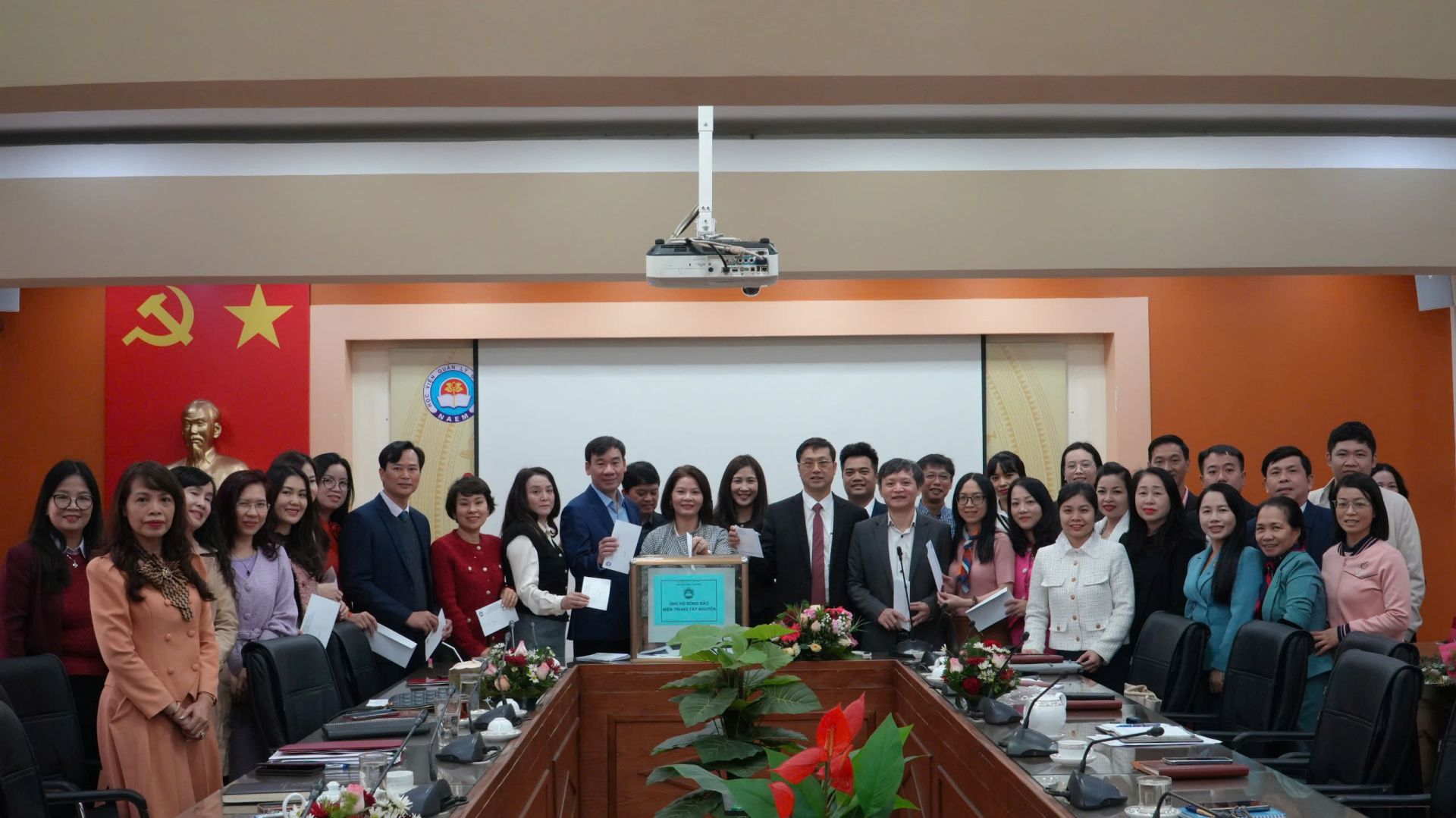 Công đoàn 888B19 phiên bản mới Quản lý 888B com đăng nhập tổ chức Chương trình phát động ủng hộ đồng bào các tỉnh miền Trung, Tây Nguyên bị thiệt hại do mưa lũ