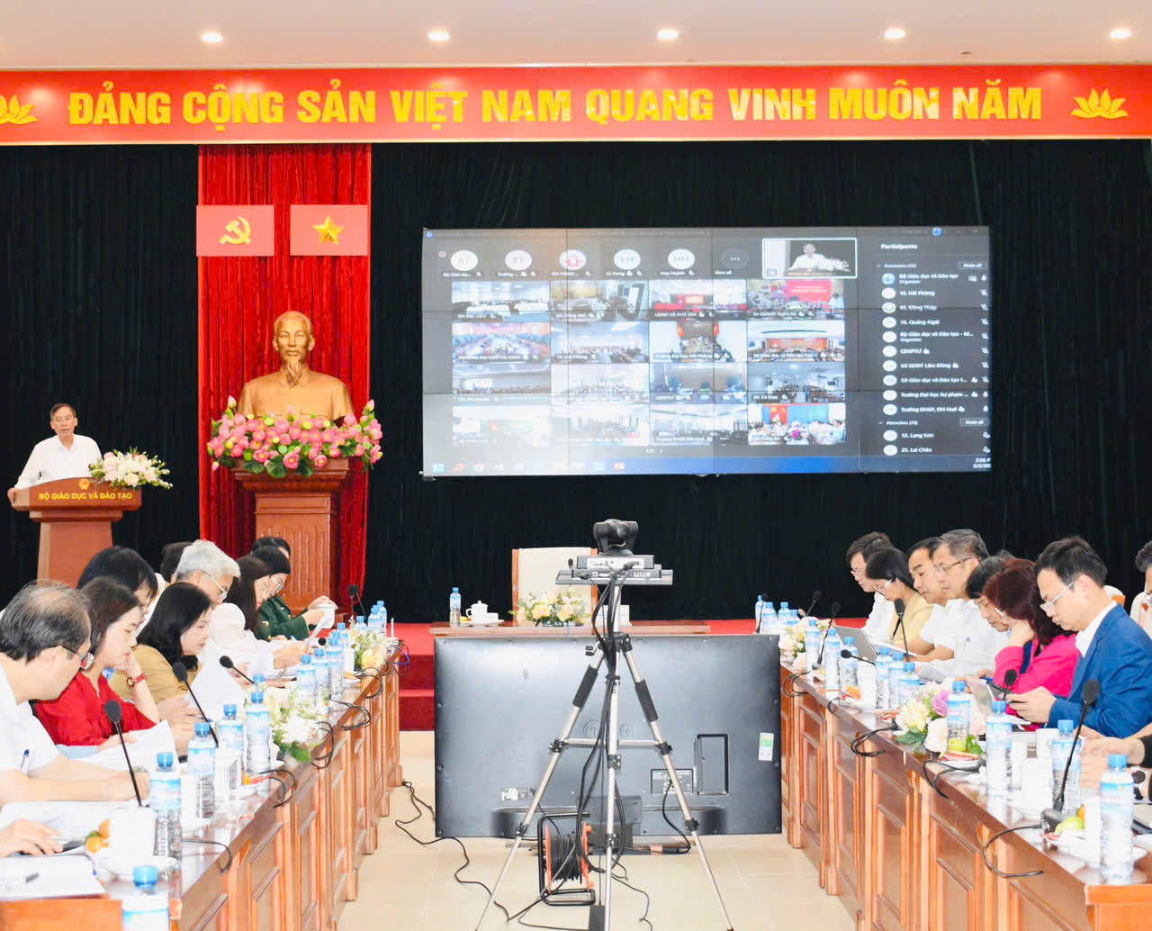 Góp ý dự thảo đề án phát triển đội ngũ 888B com app hiện đang mở cơ sở 888B com đăng nhập mầm non, phổ thông
