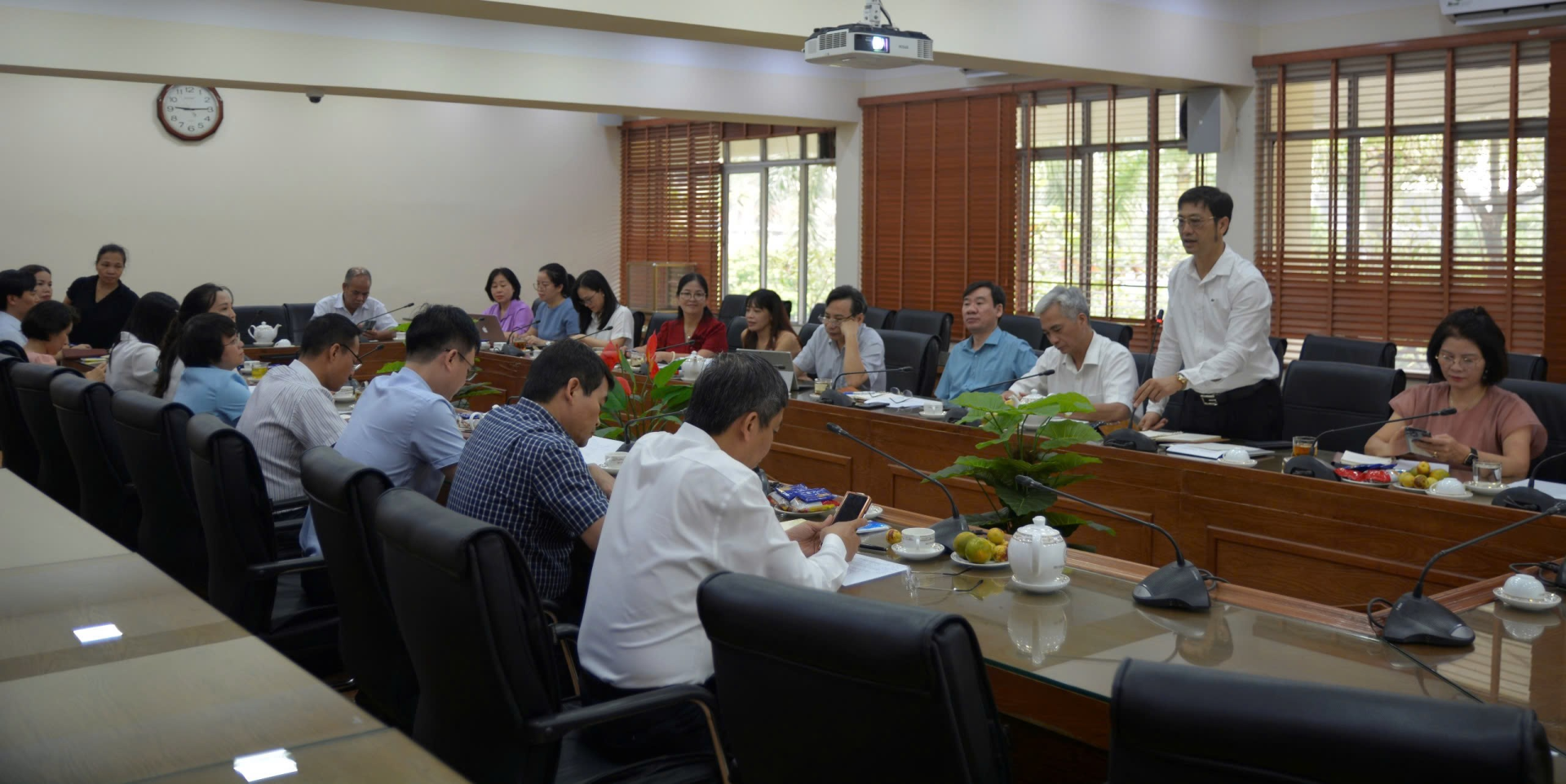 Cục Nhà giáo và Cán bộ quản lý cơ sở 888B com đăng nhập làm việc với 888B19 phiên bản mới Quản lý 888B com đăng nhập để thực hiện kết luận của Bộ trưởng Bộ 888B com đăng nhập và đào tạo.