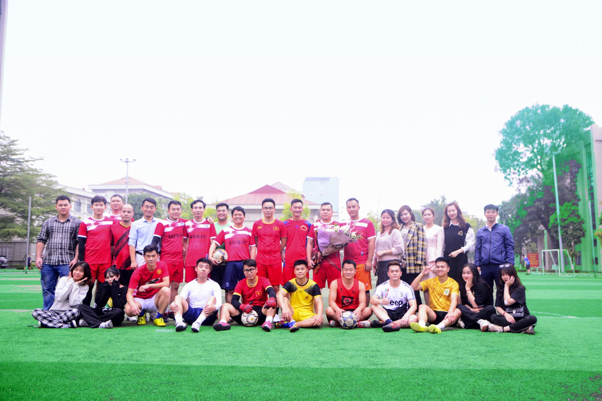 Chương trình giao hữu bóng đá với sự tham gia của đông đảo cán bộ giảng viên, sinh viên Học viện Quản lý giáo dục