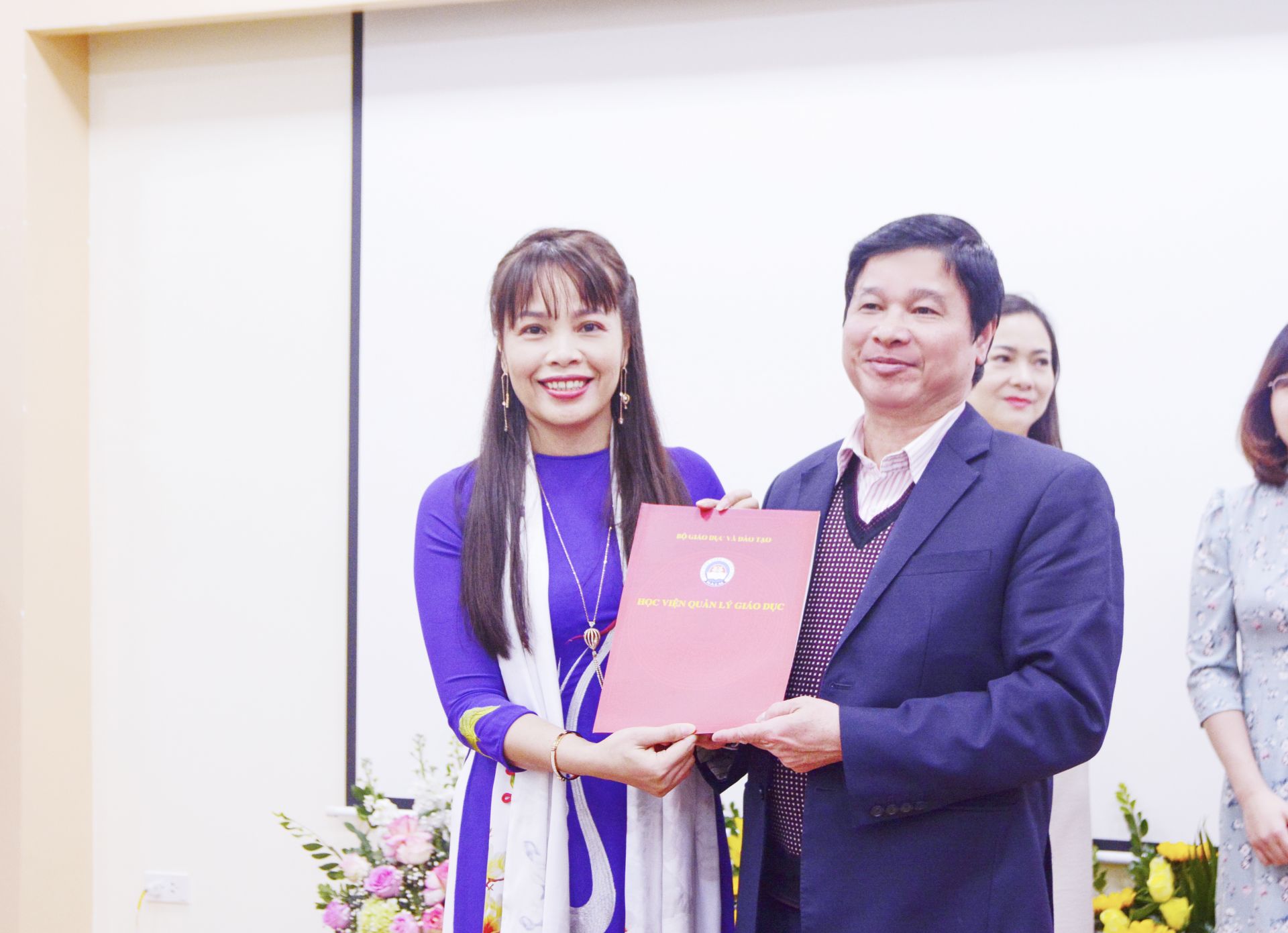 GS.TS Phạm Quang Trung trao Quyết định bổ nhiệm cho các viên chức quản lý