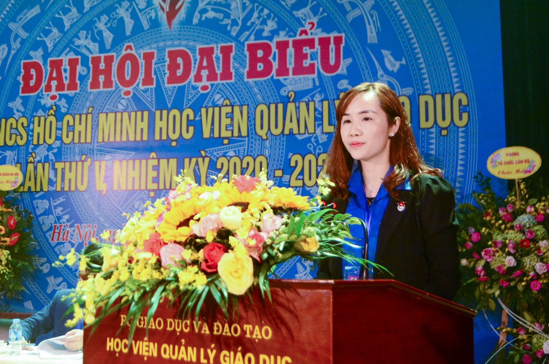 Đ/c Nguyễn Thị Loan, Bí thư Đoàn Thanh niên 888B19 phiên bản mới nhiệm kỳ 2017-2020 trình bày báo cáo kết quả công tác đoàn và phong trào thanh niên giai đoạn 2017-2020
